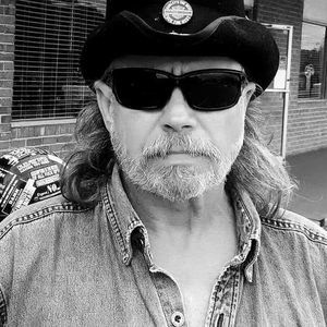 Meet your Posher, Carl